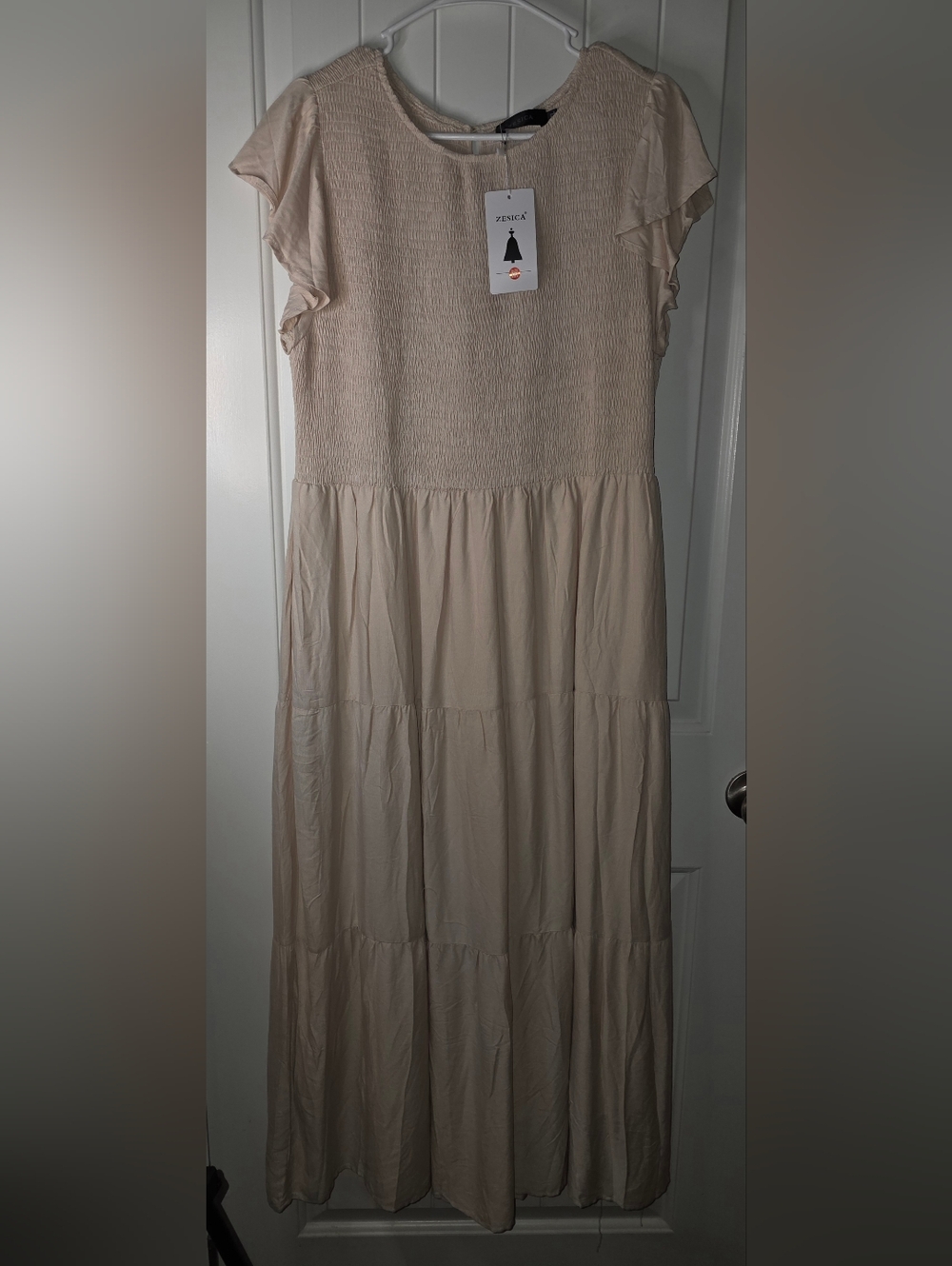 Zesica Cream Smocked Maxi Dress with Flutter Sleeves NWT 2X ❤️